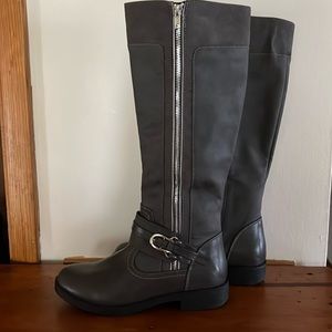 NEW Zigi Soho Stephany Boot-Size 9 Grey